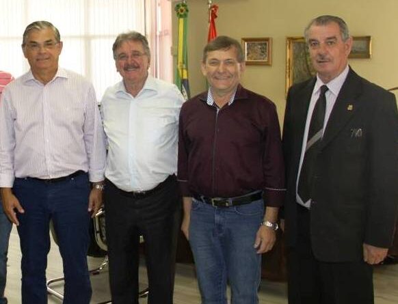 Vice-Governador, Deputado Moacir Sopelsa, Prefeito Idacir Orso e Secretário de Estado Gelson Sorgatto