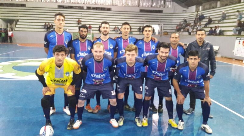 A equipe Folle Futsal goleou a Uvarana 2 pelo placar de 8 a 4