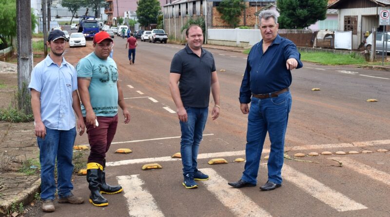 Prefeito Lírio e Vice Adriano verificaram a condição das tubulações da Rua Vista Alegre